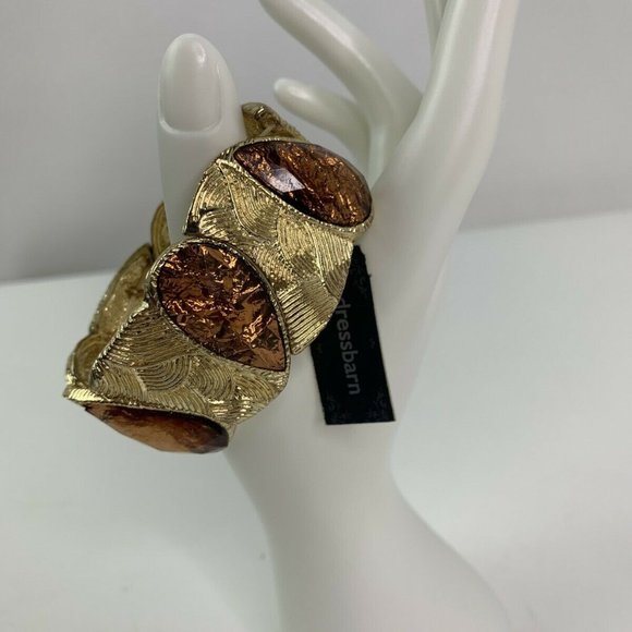 Dressbarn Textured Gold Tone Faceted Bracelet New - Picture 2 of 7